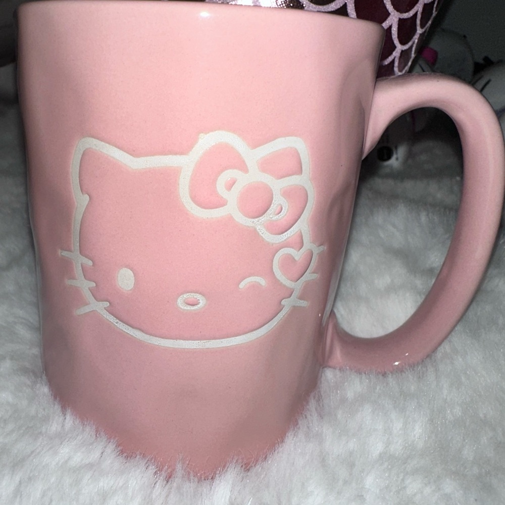Pink hello kitty mug NWT